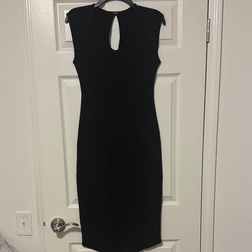 V-Neck Elegant Black back cut-out Sleeveless Dress